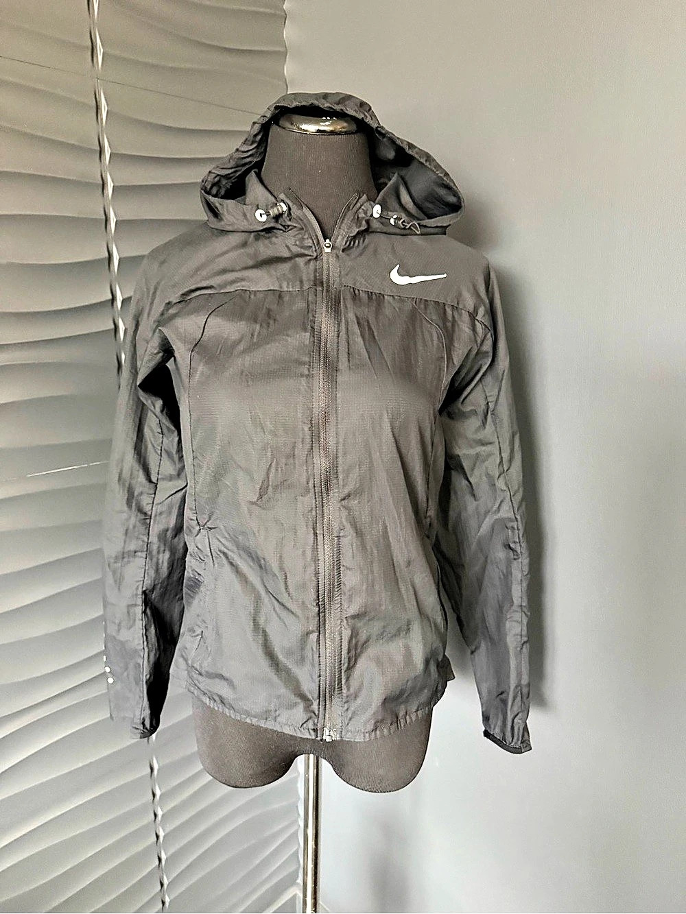 Nike Sportswear Windrunner Hooded Jacket Women's black XS